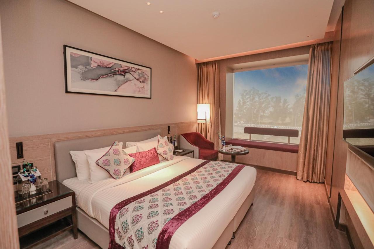 Regenta Place Verka 阿姆利则 外观 照片